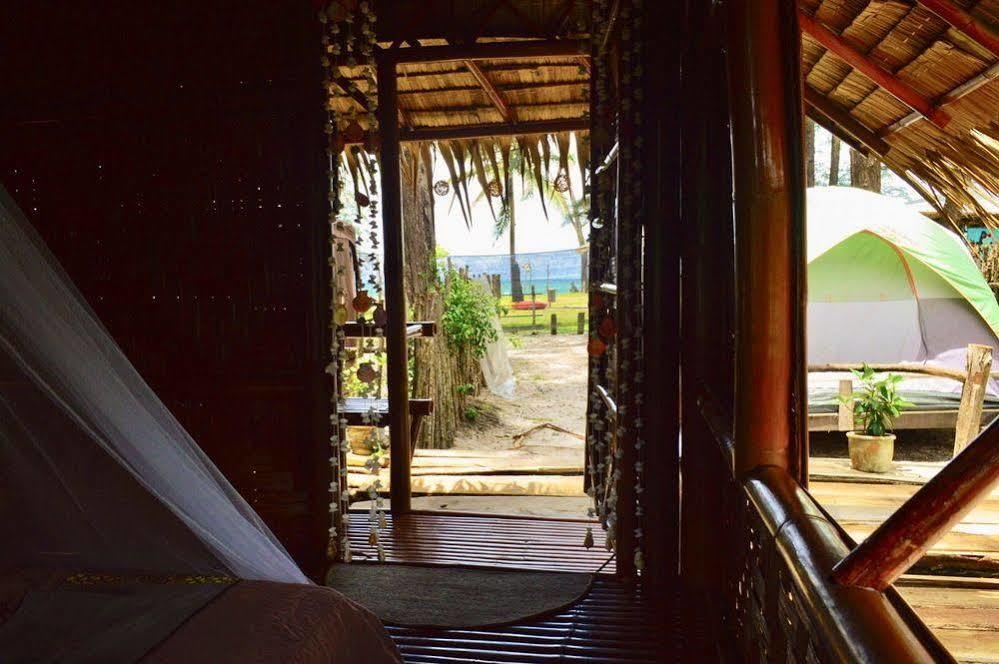Micky Monkey Beach Hotel Phuket Maikhao Thailand Mai Khao Exterior foto